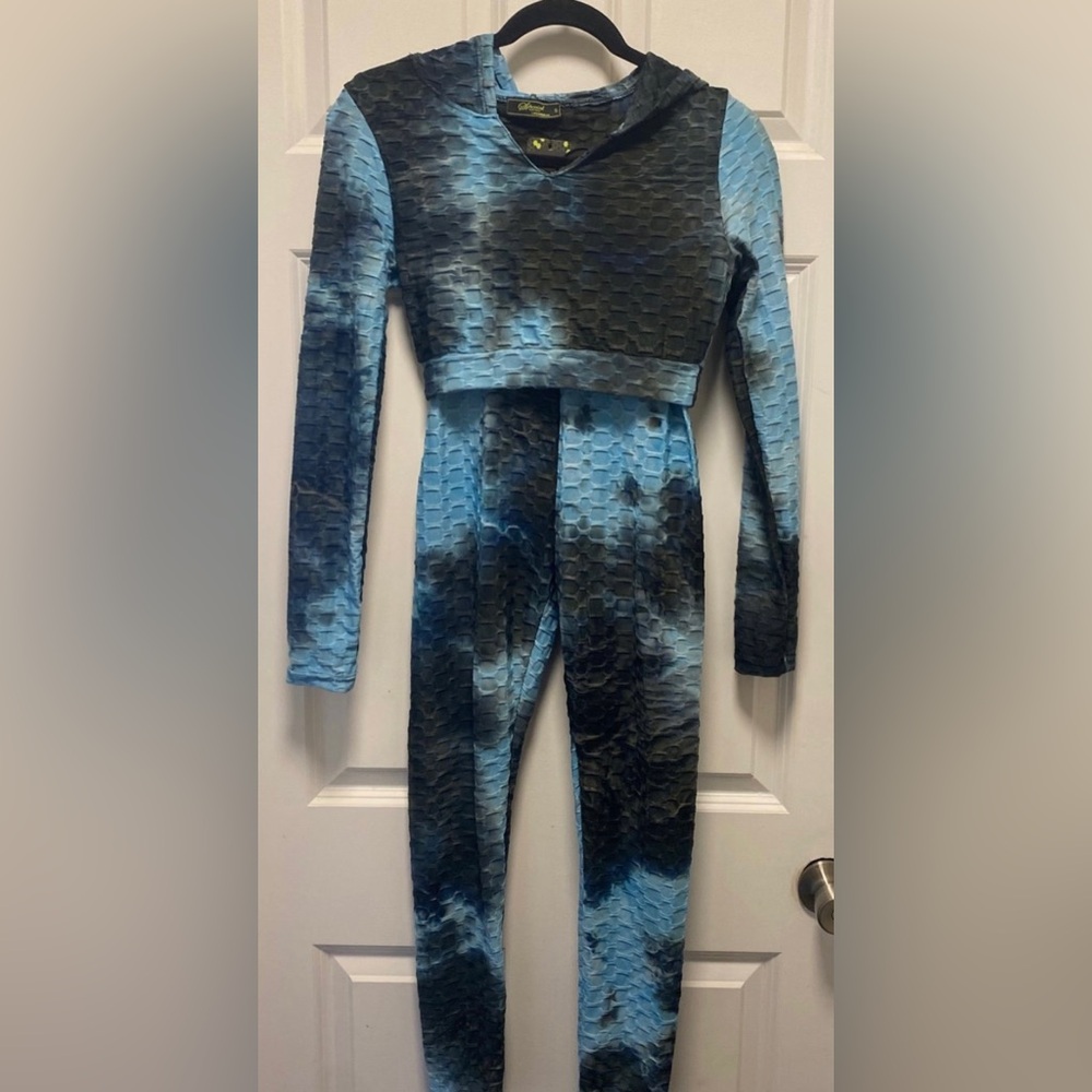 Blue and Black Textured Two-Piece Active Set